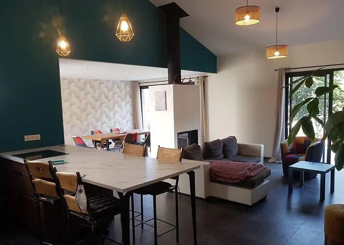 Adrien , Maison De Charme. Casanova